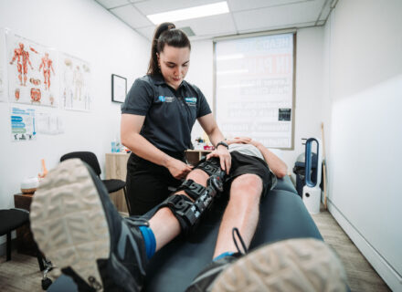 knee brace for physiotherapy rehabilitation , ACL, meniscus injuries, ligament tears