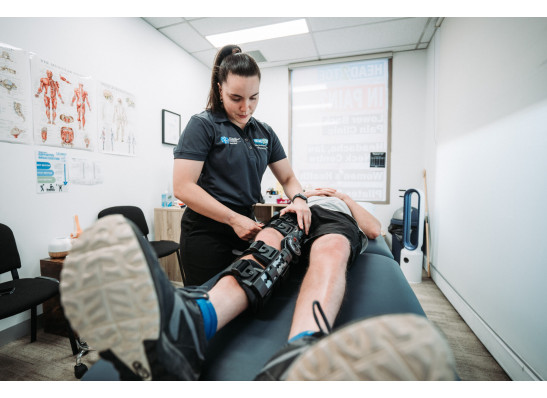 knee brace for physiotherapy rehabilitation , ACL, meniscus injuries, ligament tears